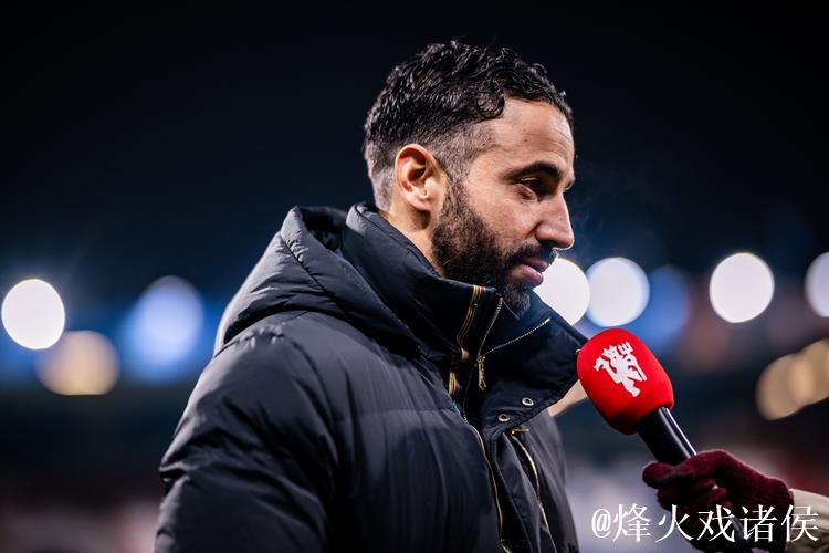 前教练：阿莫林会很喜欢姆贝乌莫，343阵型各种位置他都能踢